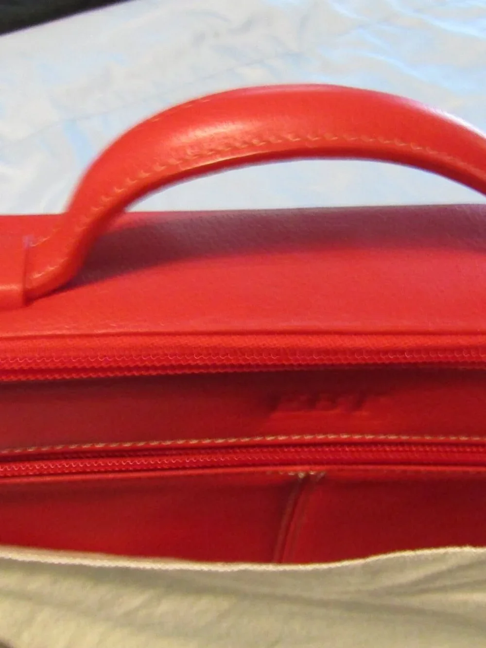 Near Mint Full Grain RED Leather LEVENGER Laptop Portfolio Bag in Dust Sleeve